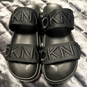DKNY platform slides